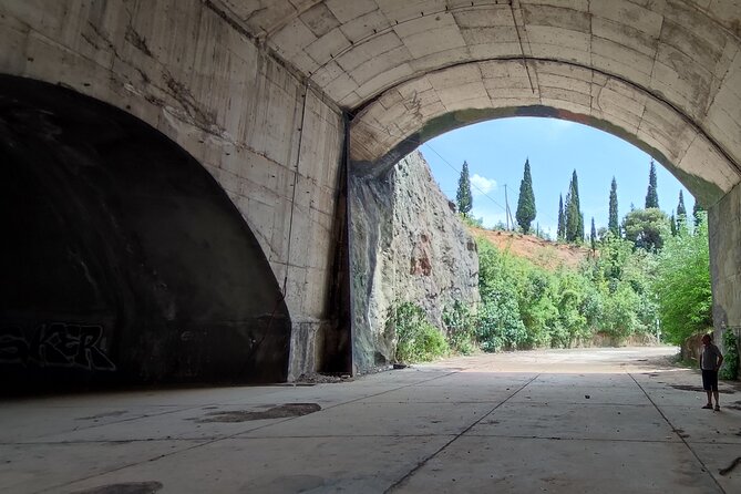 Break-up of Yugoslavia & The War in Mostar: Life Under Siege - Walking the former front line through Mostar