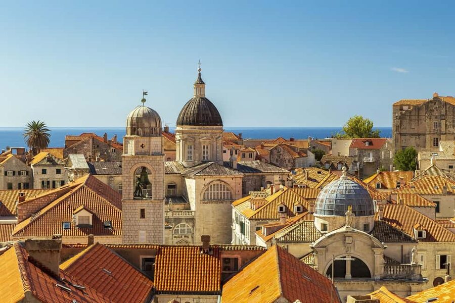 From Makarska : Dubrovnik Guided Tour & Free Time - Entering Dubrovnik with a one-hour guided walk