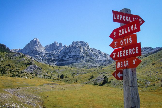 Hiking between Bosnia and Herzegovina - The guide, group size, and overall pace