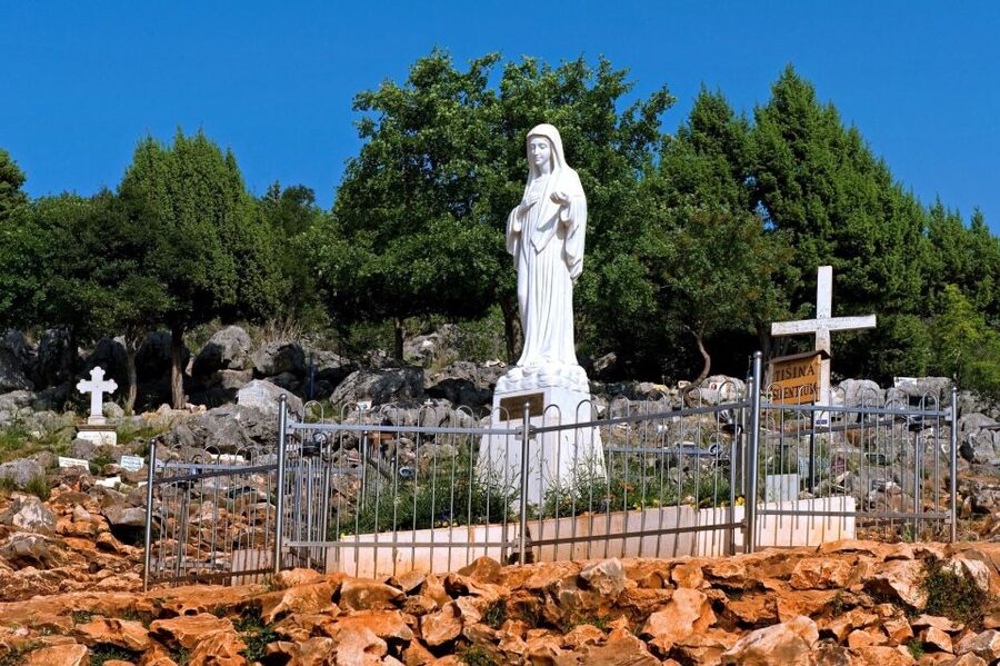 Međugorje and Apparation Hill Private Tour From Dubrovnik - Walking up Apparition Hill