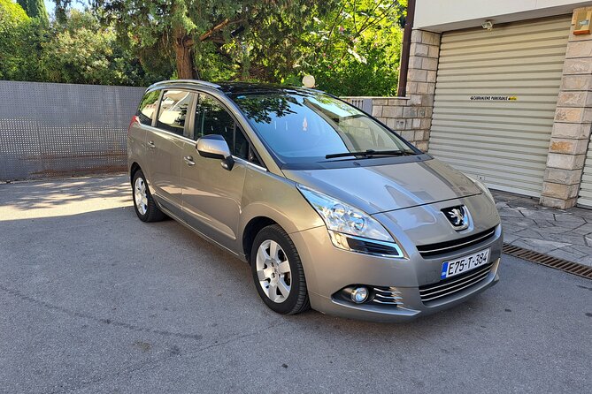 Private Transfer between Trebinje and Dubrovnik - The cars: clean, quiet, and suited to luggage