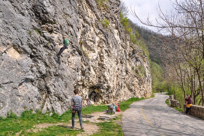 Rock Climbing Half Day Tour sarajevo - The Dariva Rock climbing session