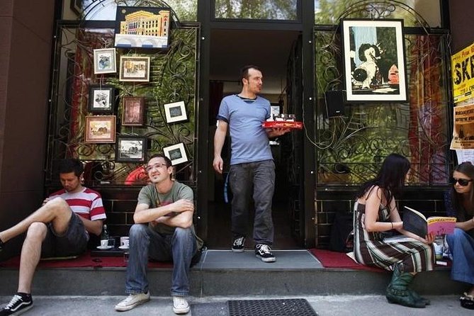 SARAJEVO CONCEPTUAL ART TOUR (galleries, art and arhitecture) - What the guide adds to the experience