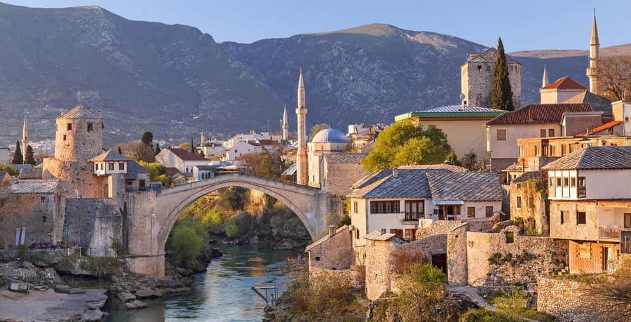 Split/Trogir: Mostar and Medjugorje Tour with Wine Tasting - Transport, guides, and the feel of the day
