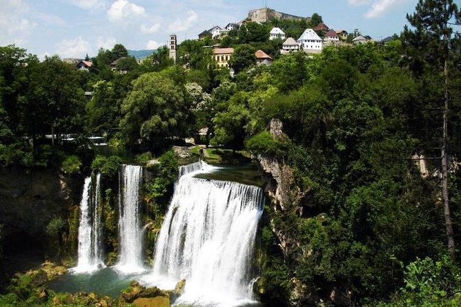 Travnik, Jajce & Pliva Lakes Day Tour From Sarajevo (fees Incl.) - How the guiding affects the experience